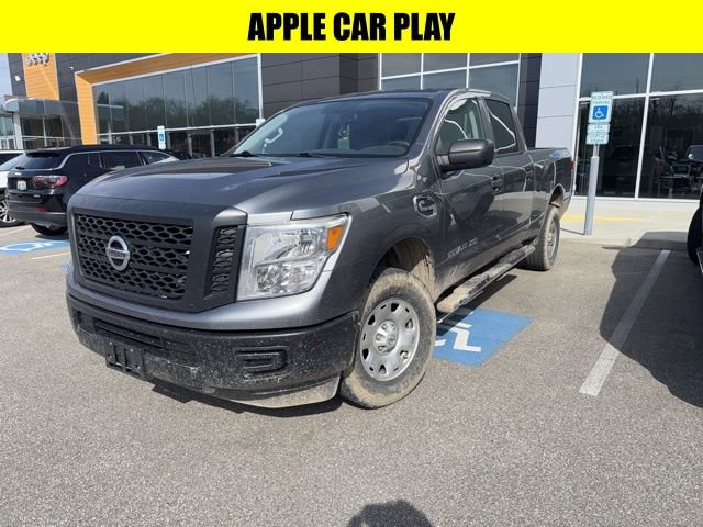 Used 2017 Nissan Titan S image 2