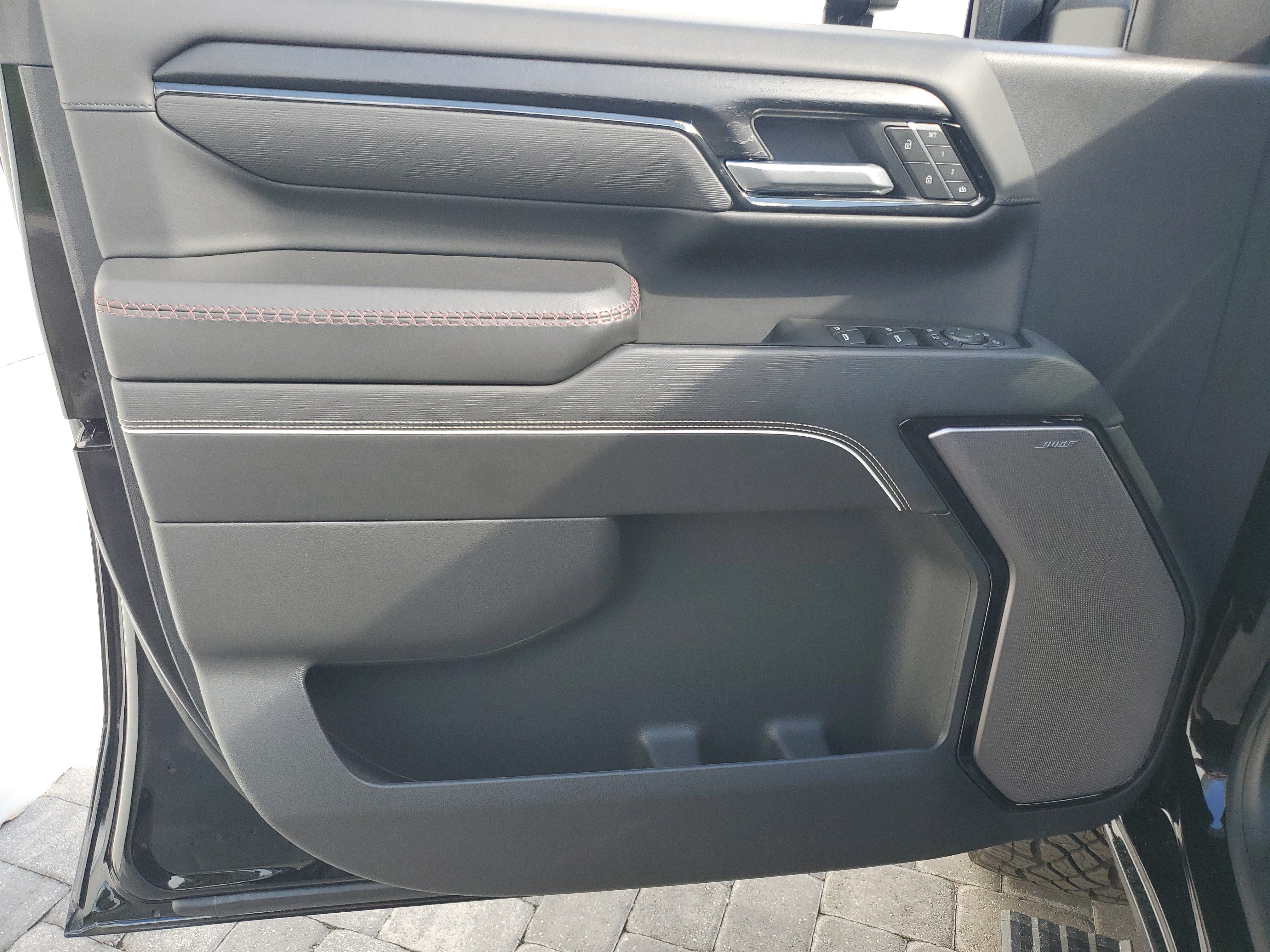 Used 2025 GMC Sierra 2500 AT4X AWD/4WD image 15