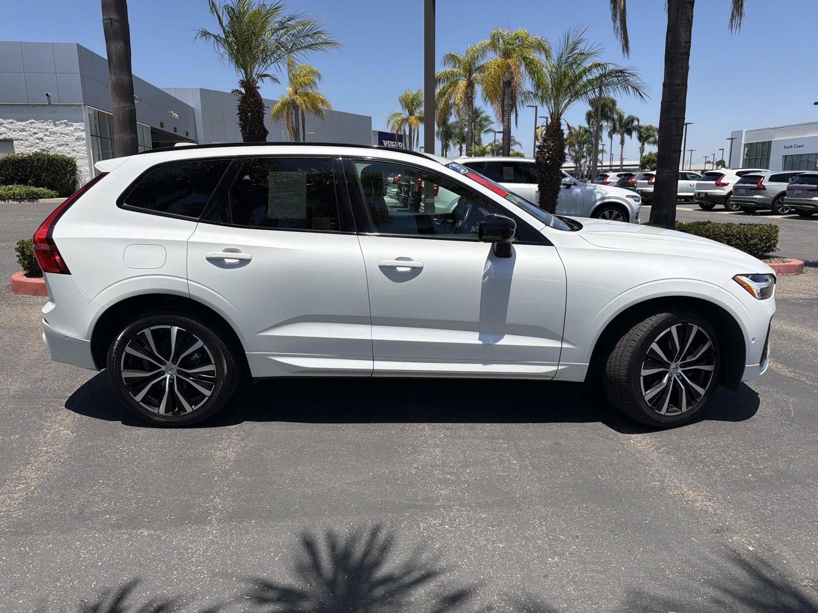 Certified 2023 Volvo XC60 B5 Plus AWD/4WD image 4