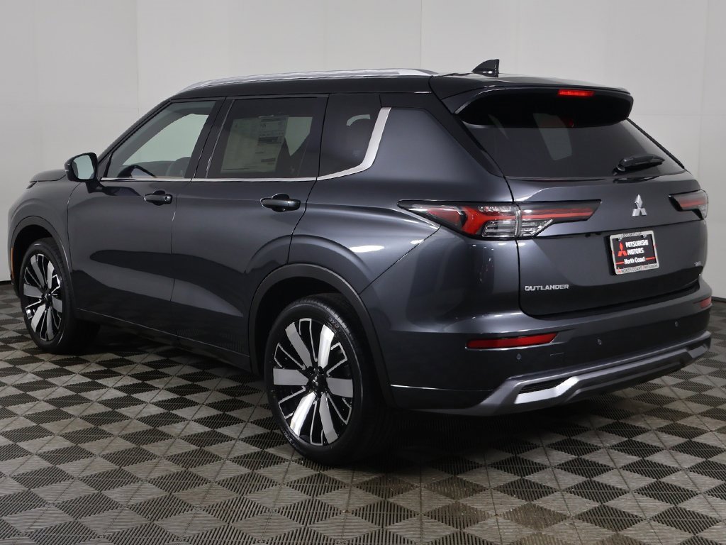 New 2025 Mitsubishi Outlander SEL image 15