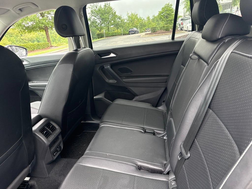 Used 2021 Volkswagen Tiguan SE FWD image 10