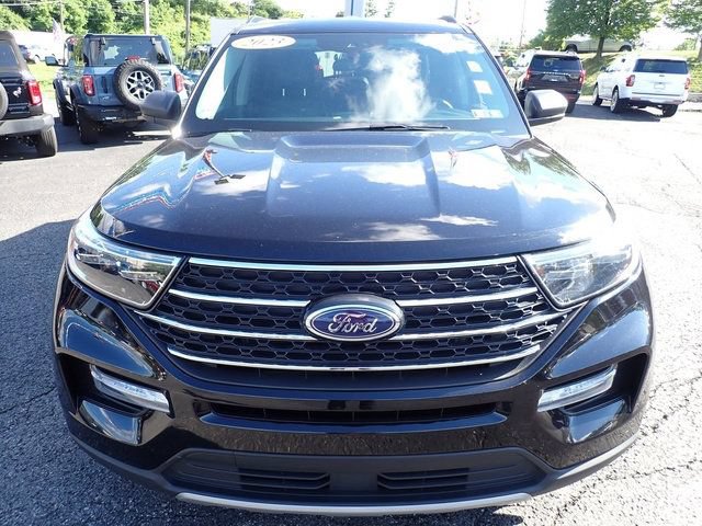 Used 2023 Ford Explorer XLT w/ Equipment Group 202A AWD/4WD image 12