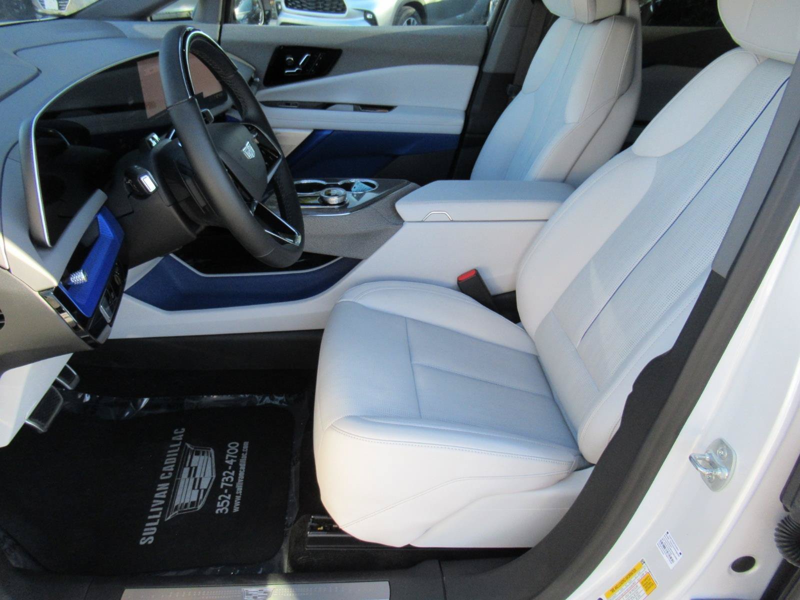 Certified 2025 Cadillac Optiq Sport 2 AWD/4WD image 17