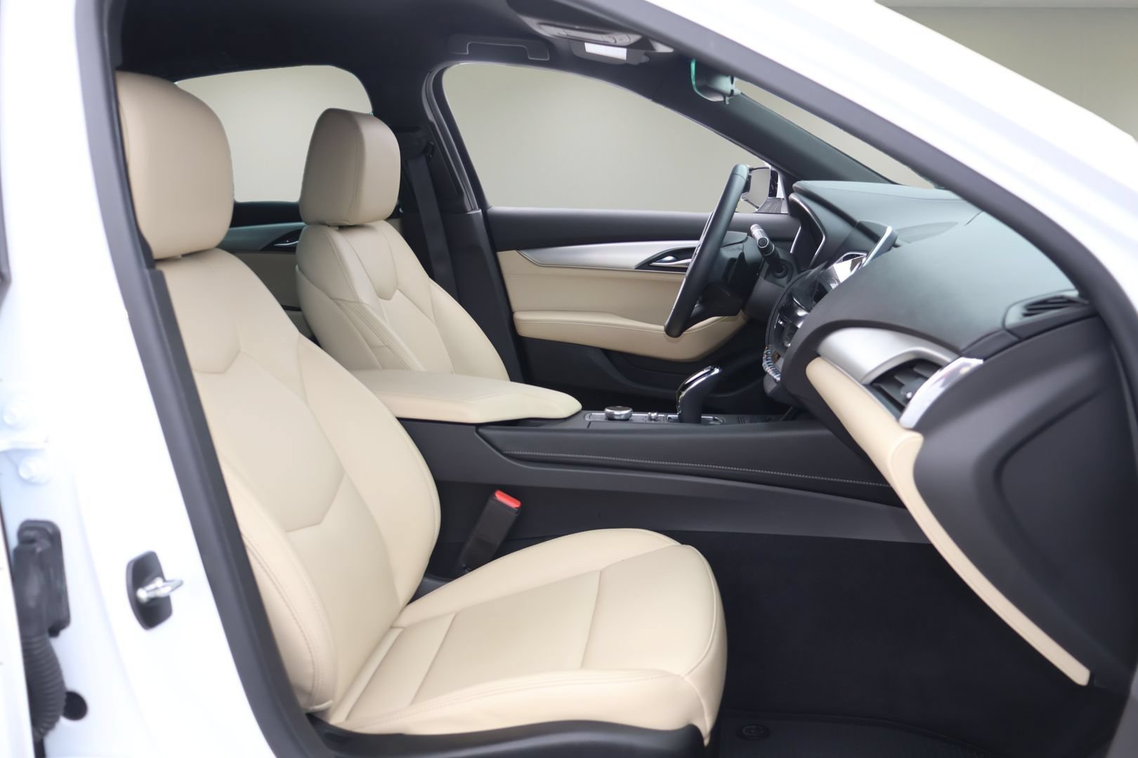 Used 2023 Cadillac CT5 Luxury RWD image 16