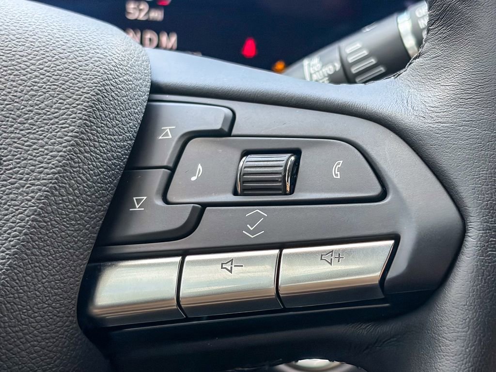 Used 2025 Cadillac XT4 Premium Luxury w/ Cold Weather Package AWD/4WD image 21