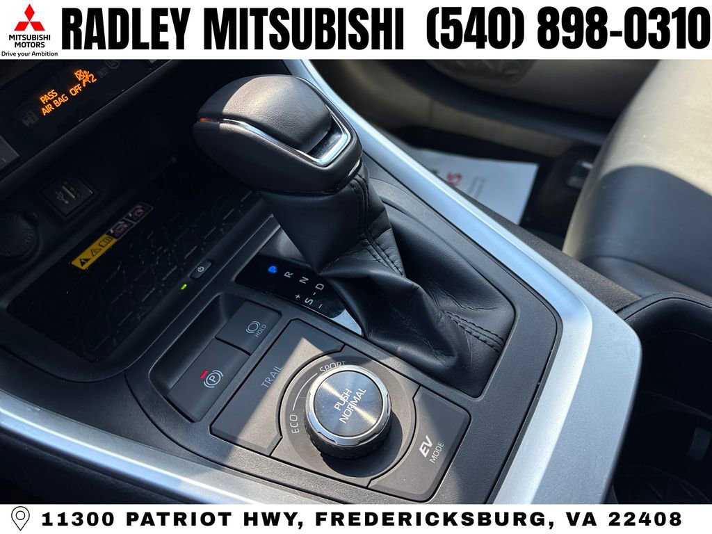 Used 2025 Toyota RAV4 XSE w/ Advanced Technology Package AWD/4WD image 11