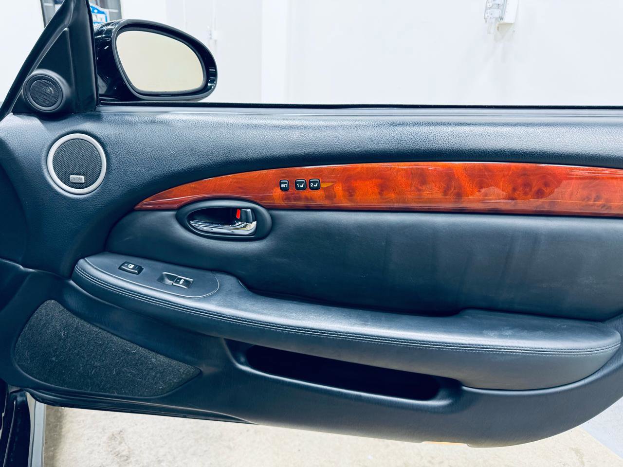 Used 2002 Lexus SC 430 Convertible image 37