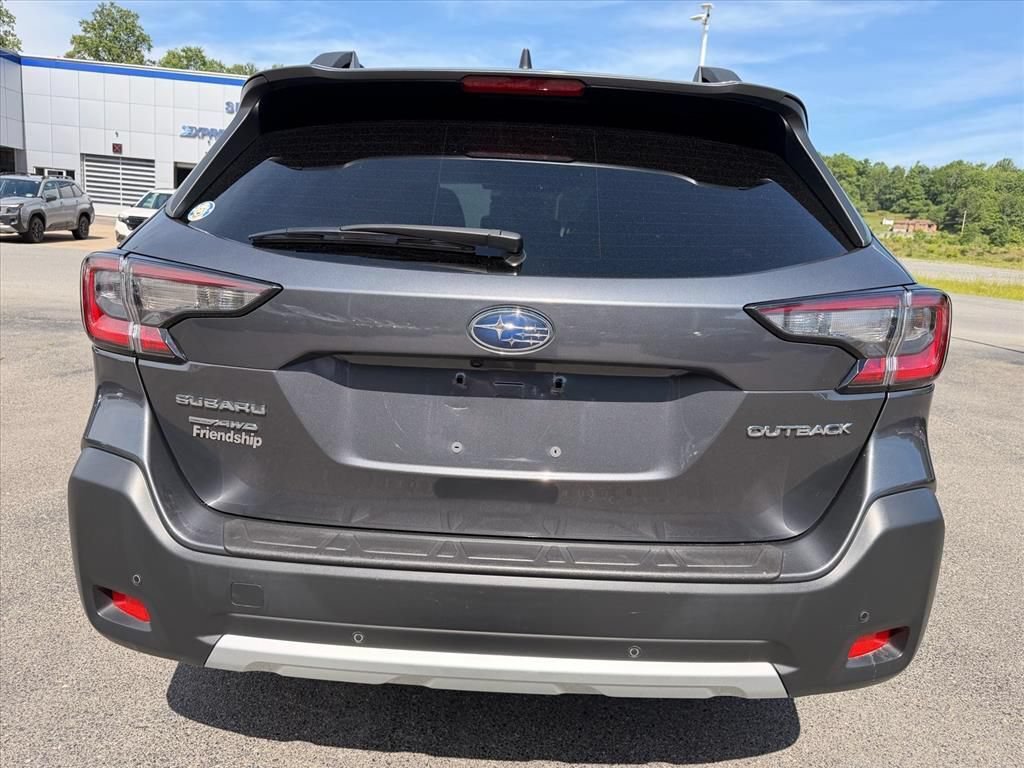 Used 2025 Subaru Outback Limited AWD/4WD image 11