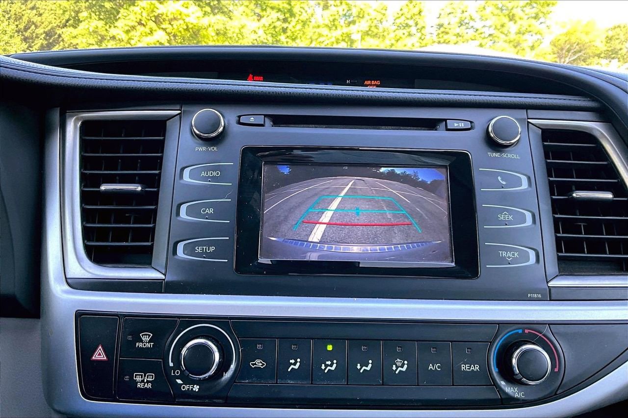 Used 2019 Toyota Highlander LE w/ Protection Package #3 image 13