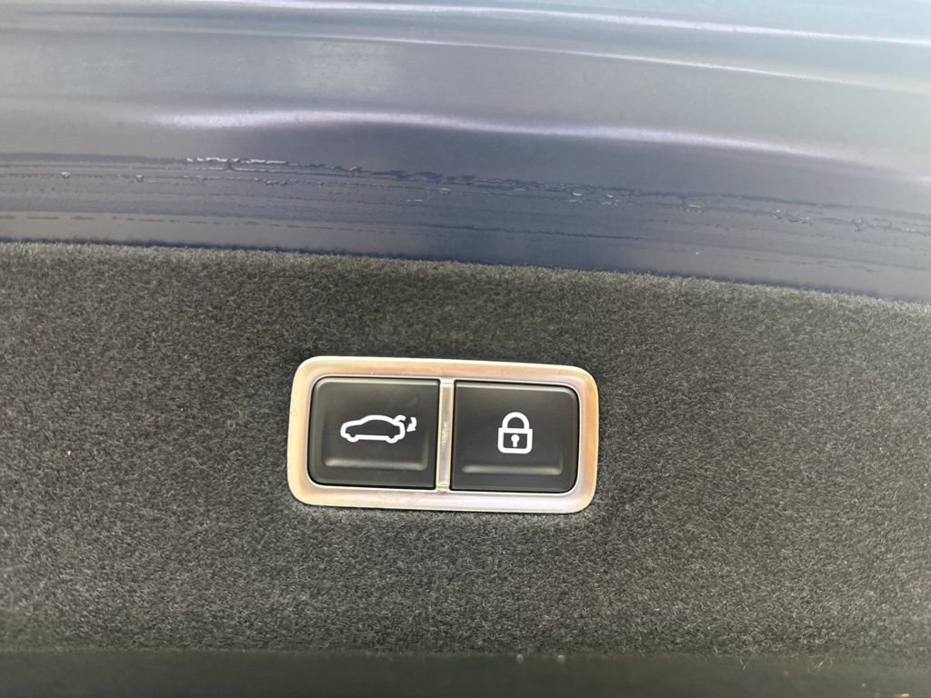 Used 2025 Genesis G90 3.5T image 32