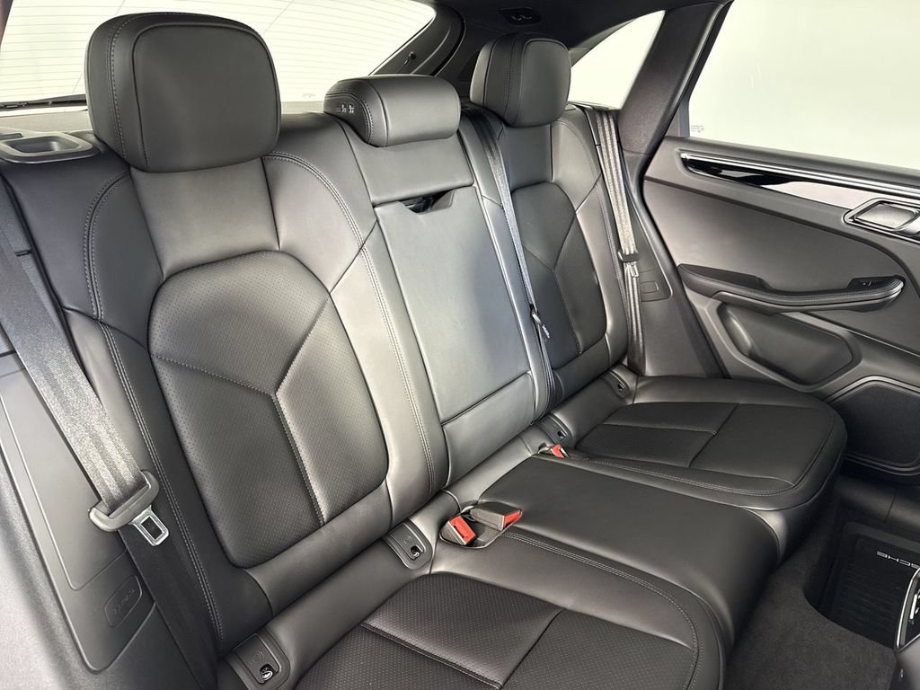 New 2026 Porsche Macan AWD/4WD image 22