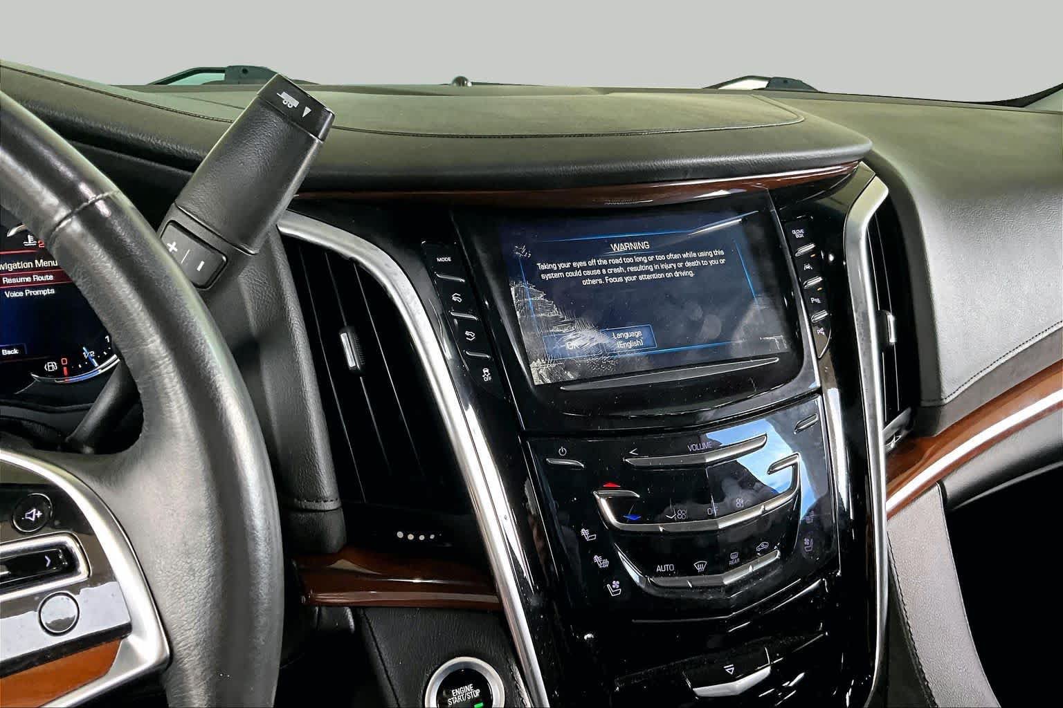 Used 2017 Cadillac Escalade Luxury AWD/4WD image 6