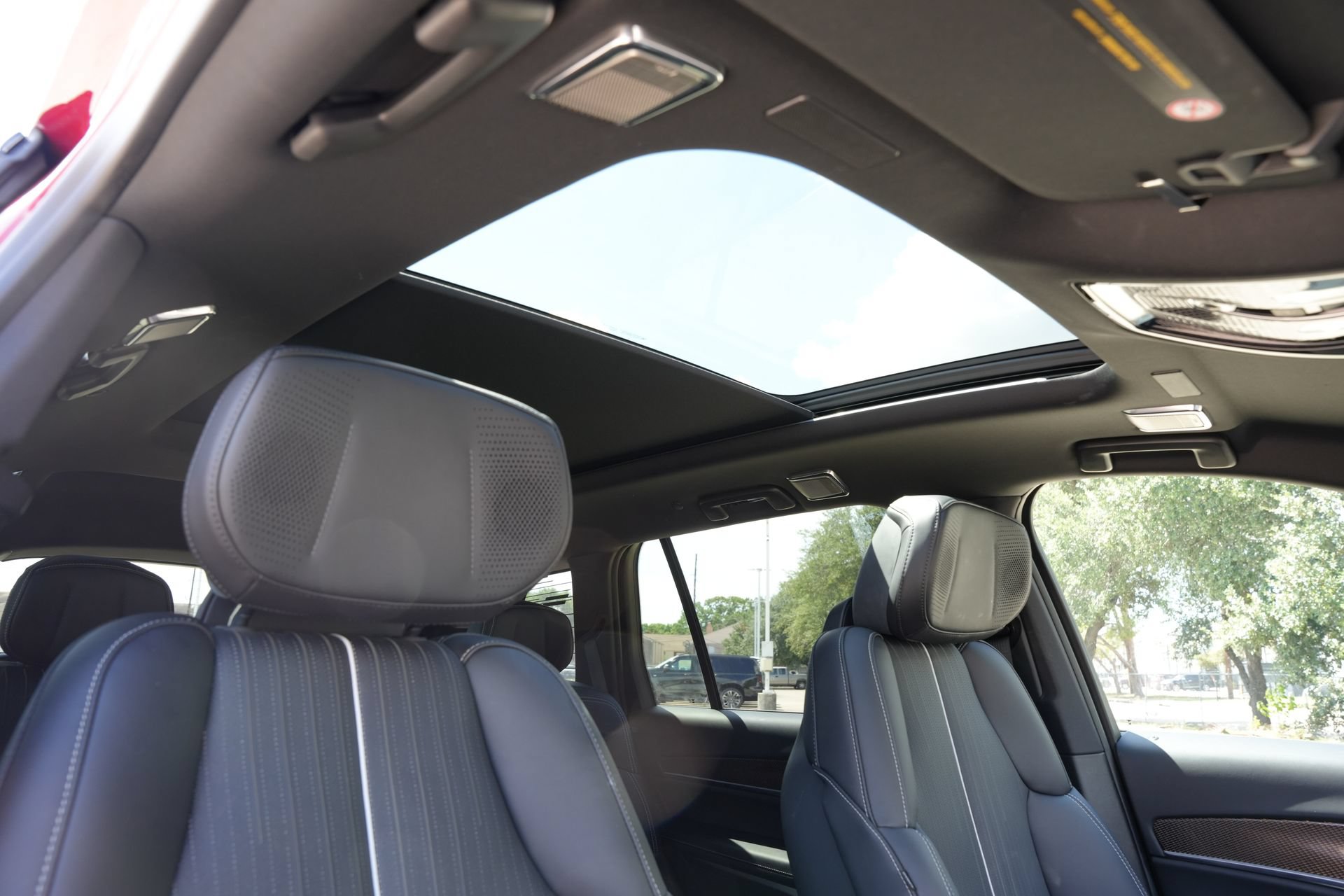 Certified 2026 Cadillac Vistiq Sport w/ LPO, Floor Liner Package AWD/4WD image 27