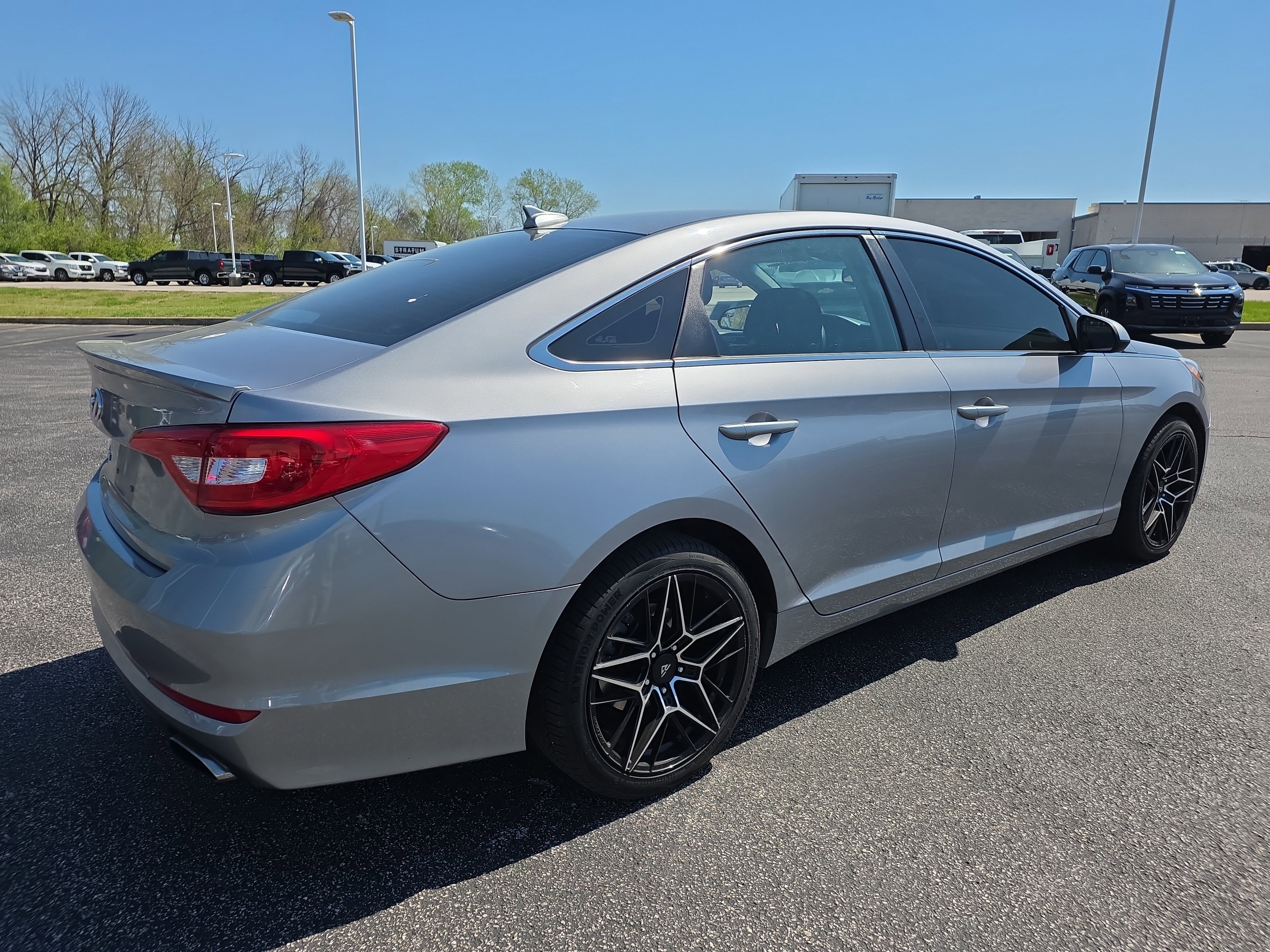 Used 2016 Hyundai Sonata SE image 3