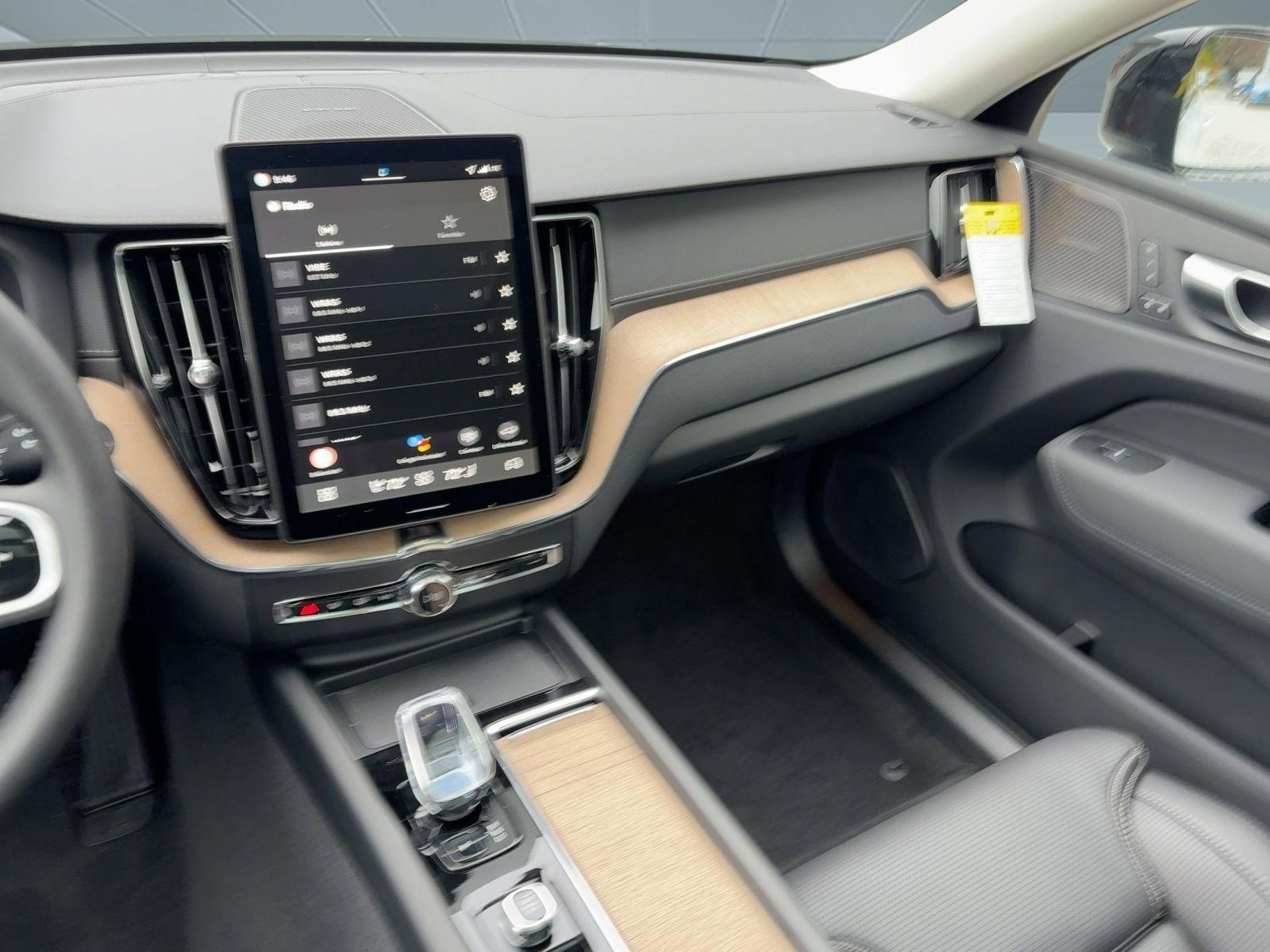 New 2026 Volvo XC60 B5 Ultra w/ Climate Package image 26