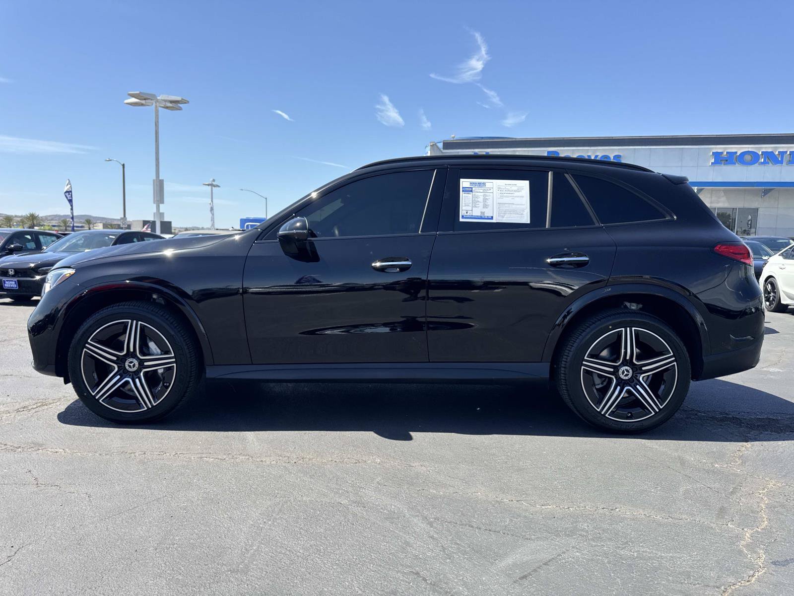 Used 2026 Mercedes-Benz GLC 300 image 2