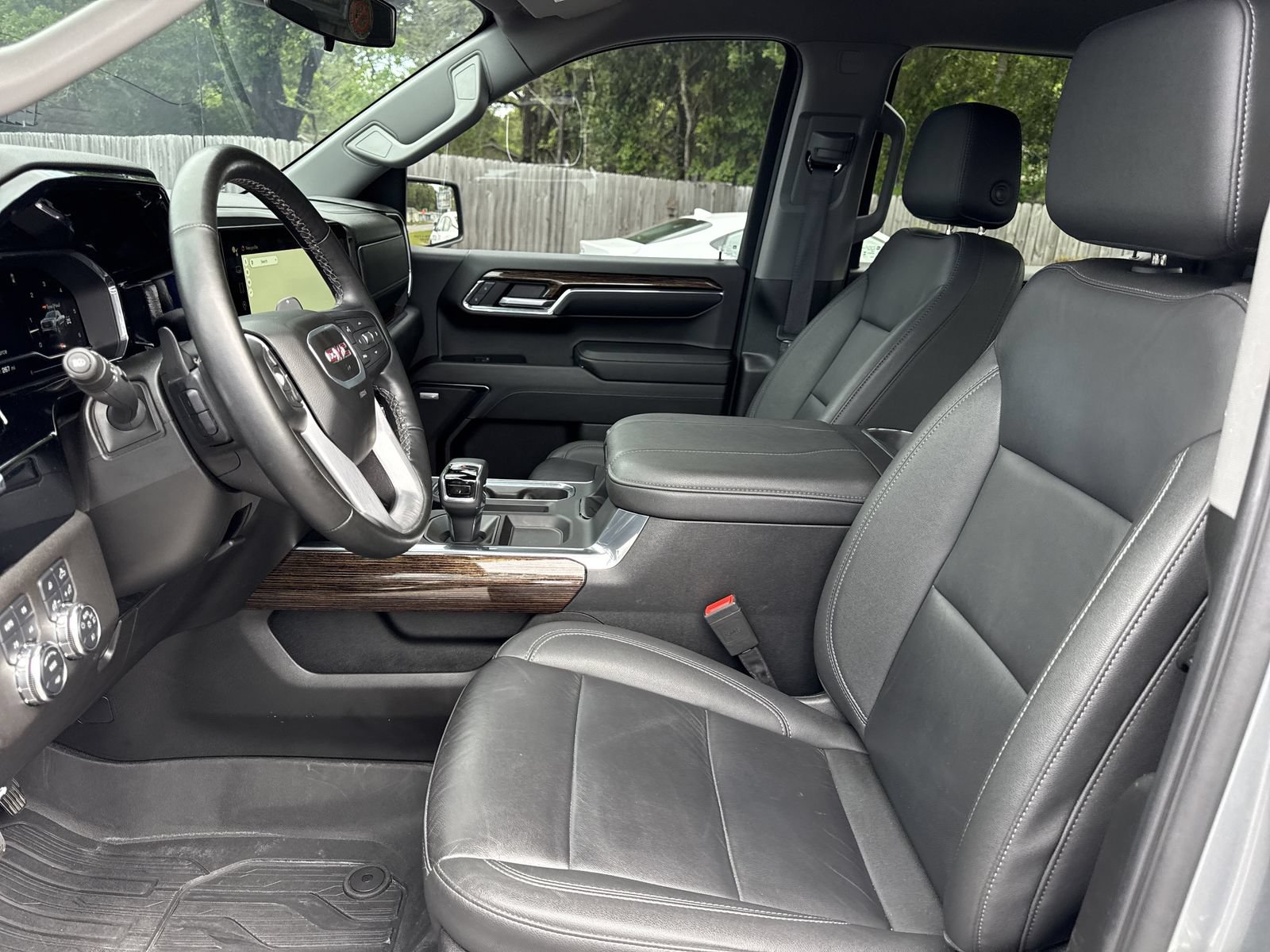 Used 2024 GMC Sierra 1500 Elevation w/ Elevation Premium Package AWD/4WD image 9
