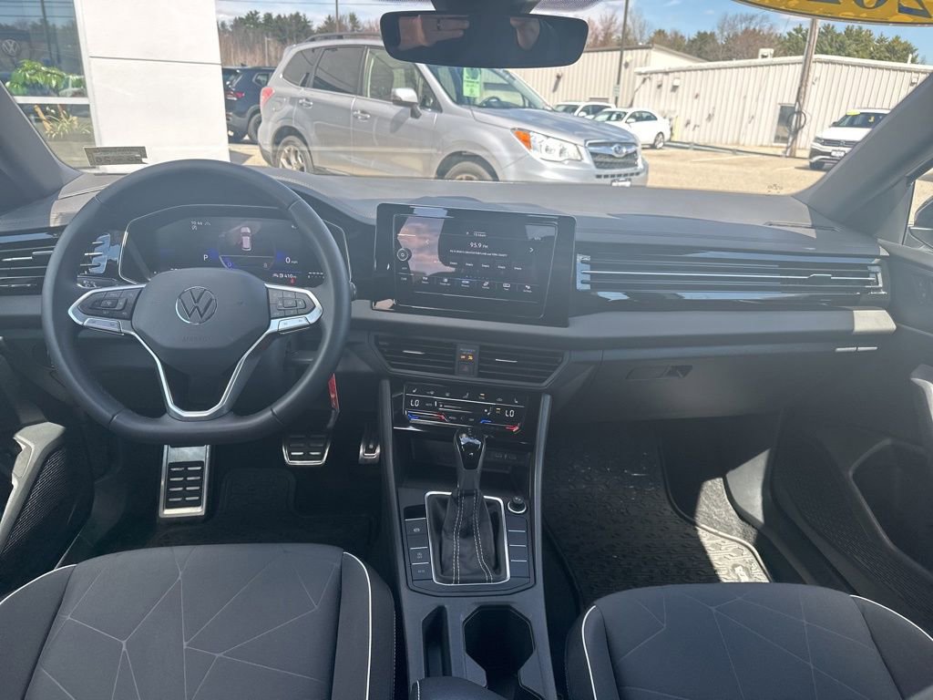 Used 2025 Volkswagen Jetta Sport FWD image 16