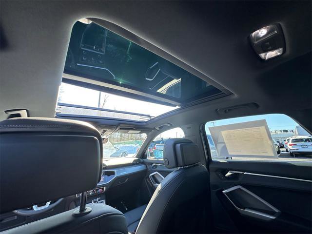 Certified 2025 Audi Q3 2.0T Premium Plus w/ Premium Plus Package image 28