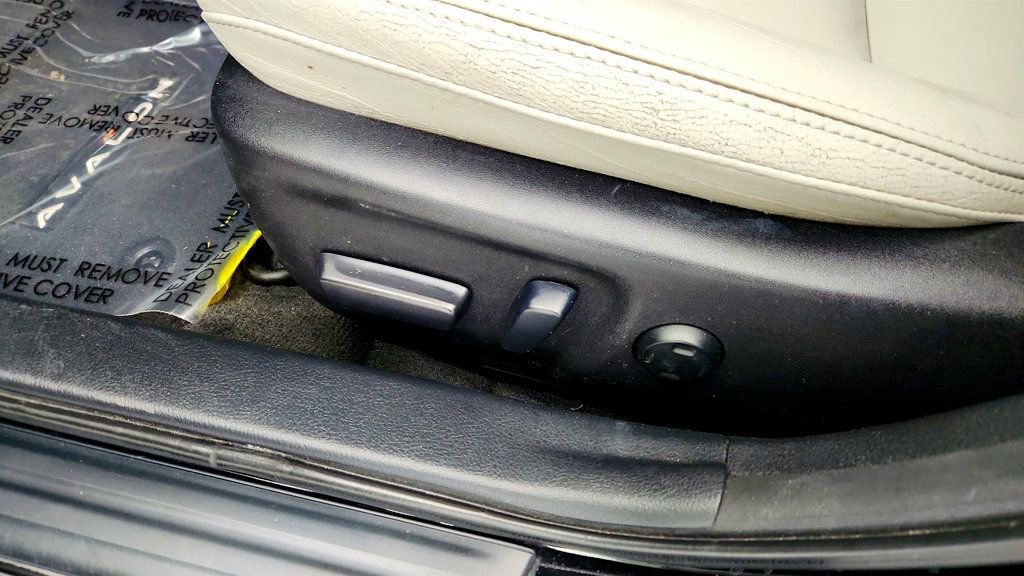 Used 2013 Toyota Avalon XLE Touring image 11