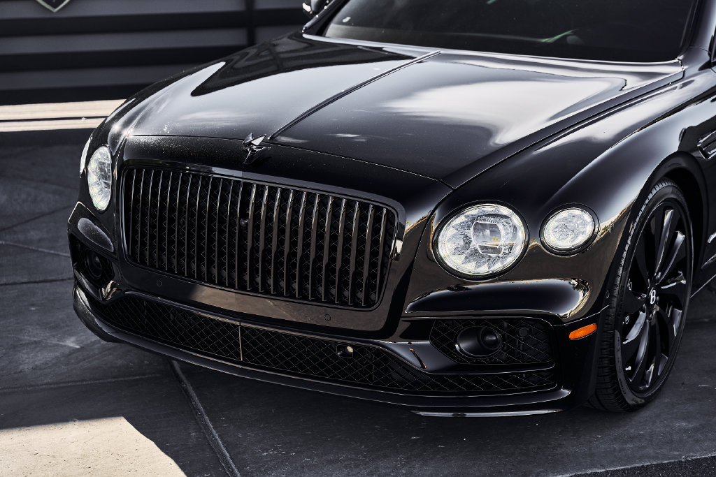 Used 2023 Bentley Flying Spur V8 AWD/4WD image 4