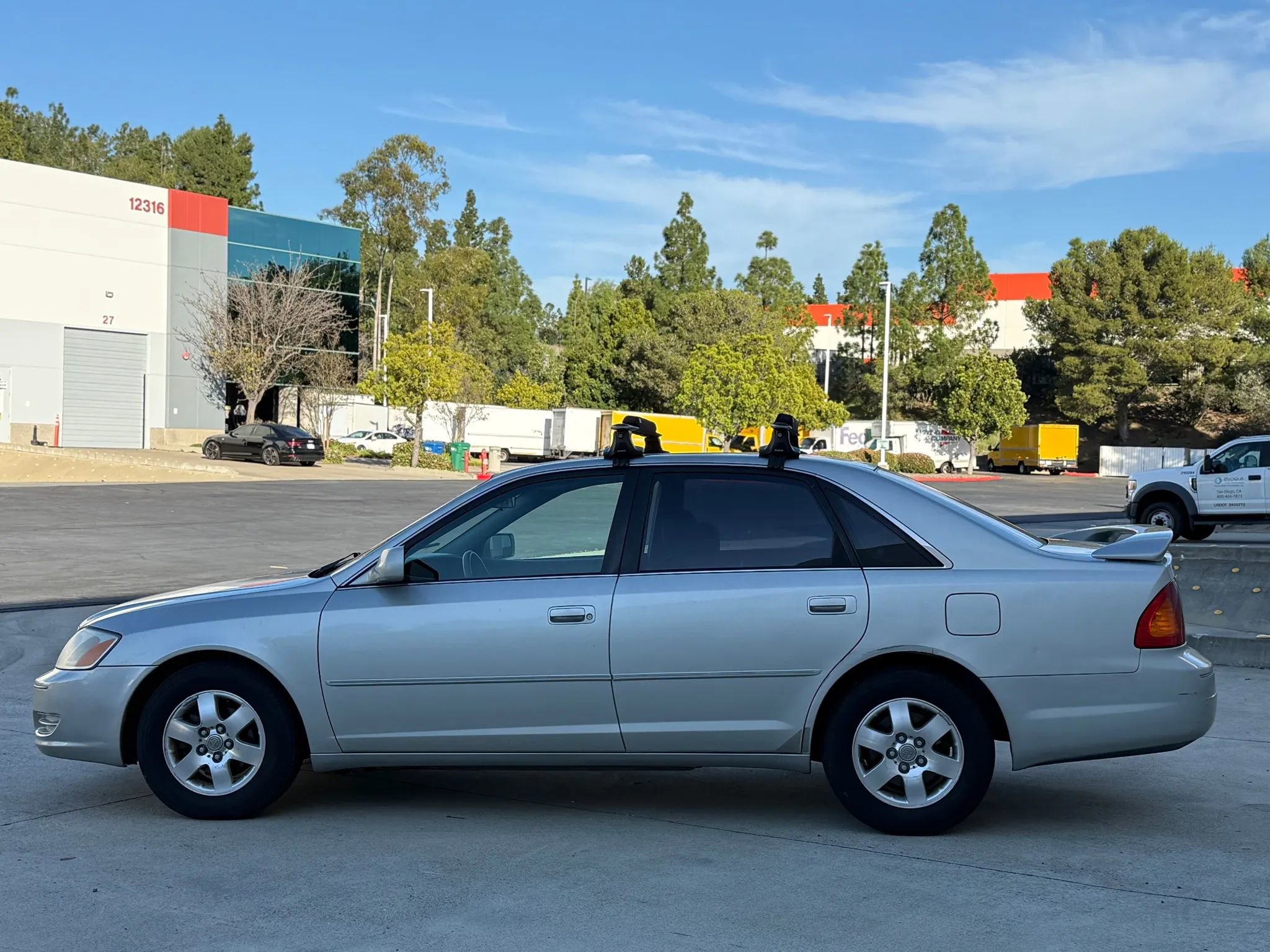 Used 2000 Toyota Avalon XL image 9