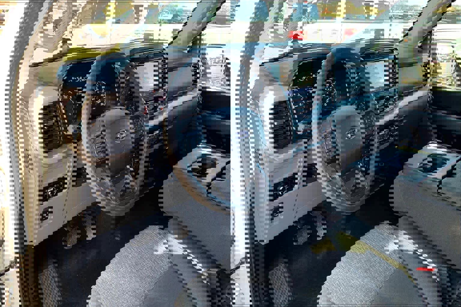 Used 2023 Ford F150 XLT w/ Trailer Tow Package image 18