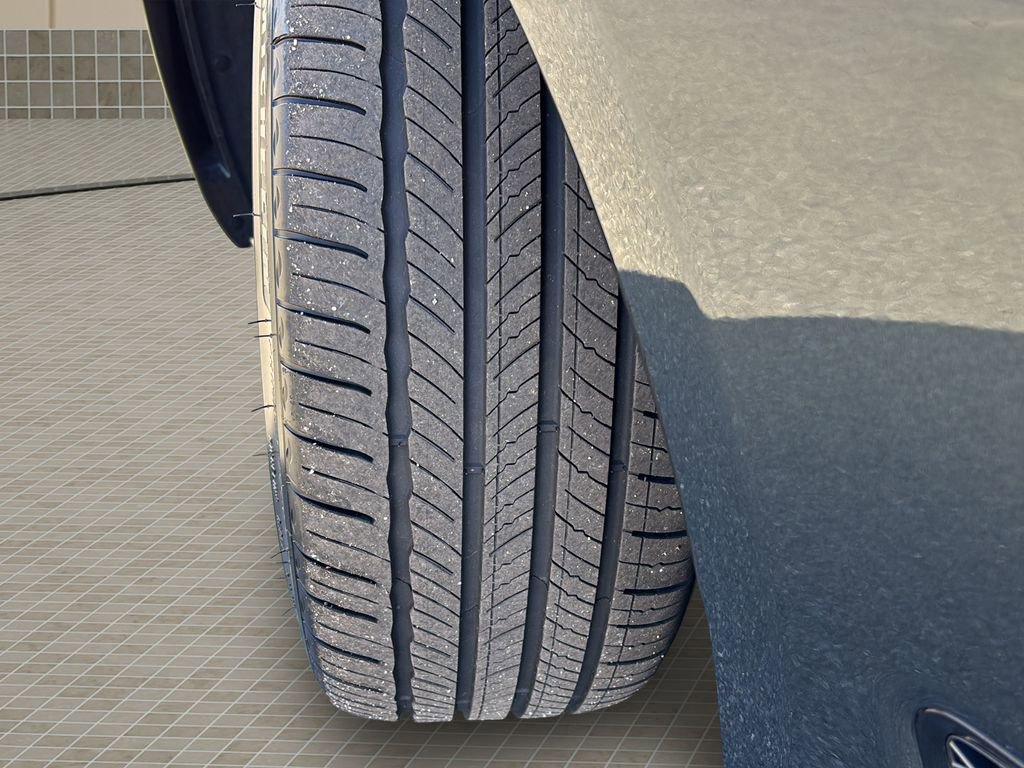 Used 2023 Genesis G70 3.3T w/ Sport Prestige Package image 11