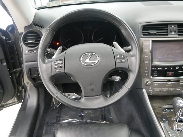 Used 2010 Lexus IS 250C w/ Luxury Pkg RWD image 11
