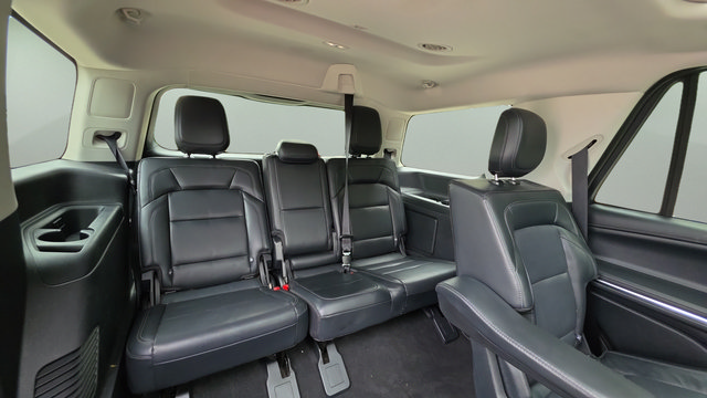 Used 2025 Lincoln Navigator Reserve AWD/4WD image 16