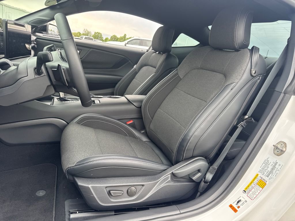 Used 2025 Ford Mustang GT RWD image 18
