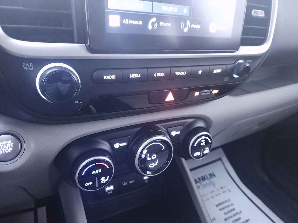 Used 2025 Hyundai Venue SEL FWD image 18
