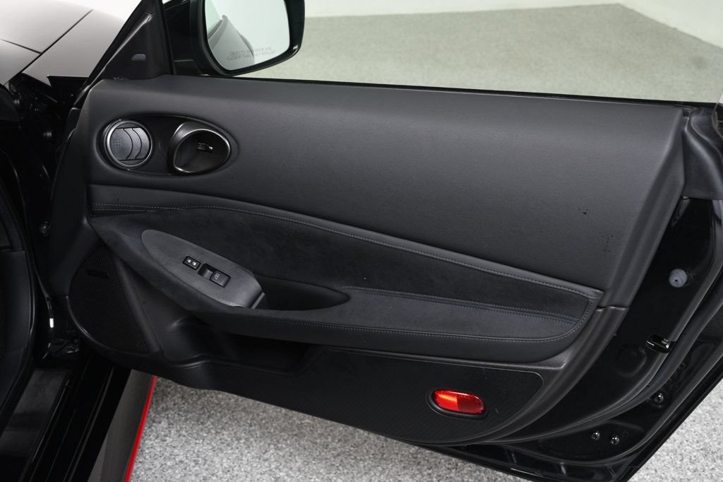 Used 2025 Nissan Z NISMO w/ Floor Mat Package RWD image 23