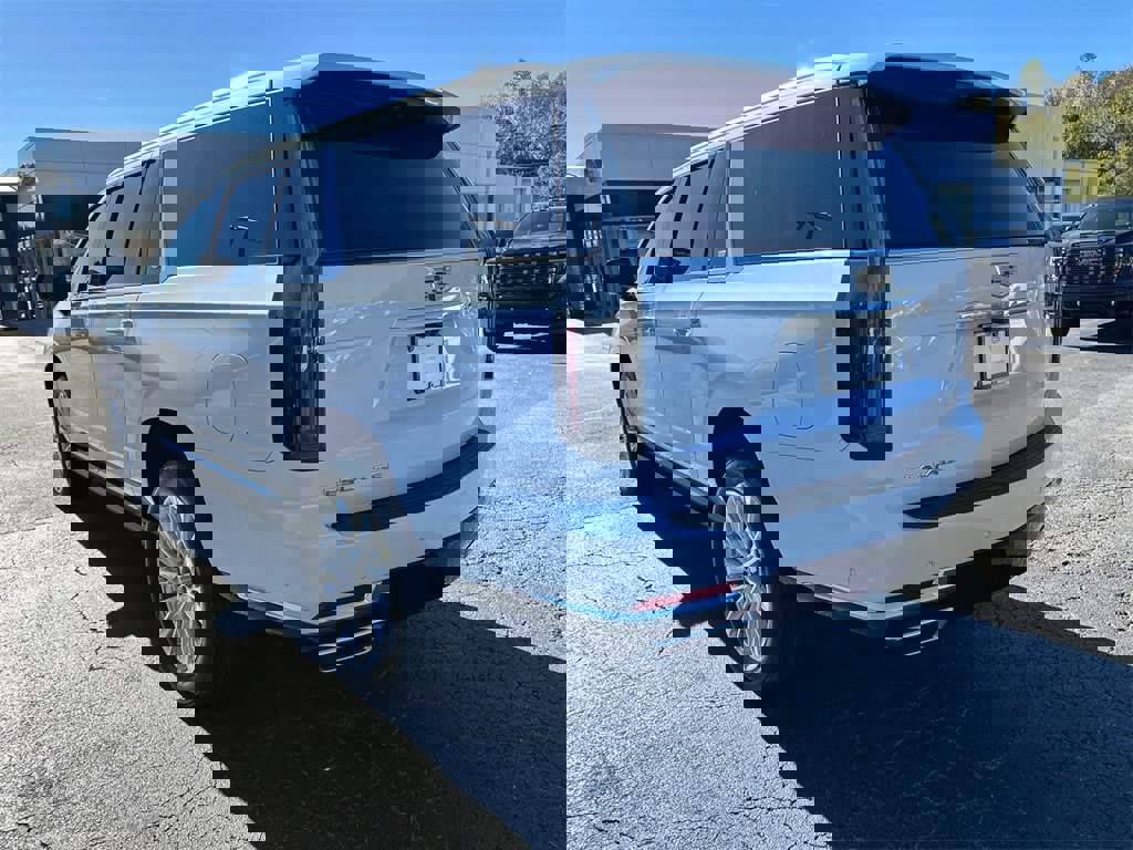 New 2026 Cadillac Escalade ESV Luxury w/ Touring Package image 7