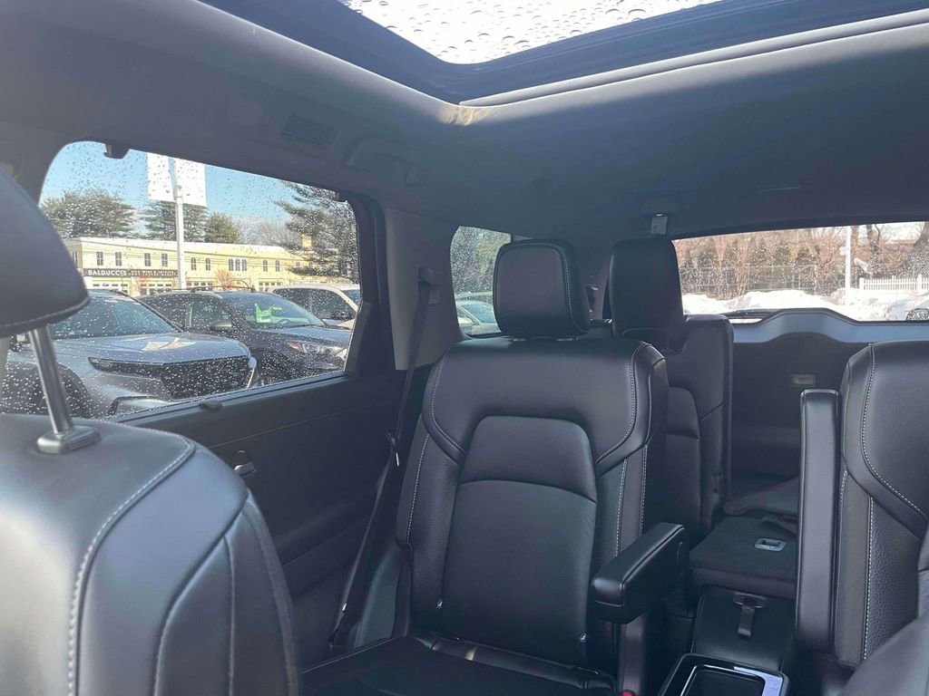 Used 2025 Nissan Pathfinder SL w/ SL Premium Package image 36