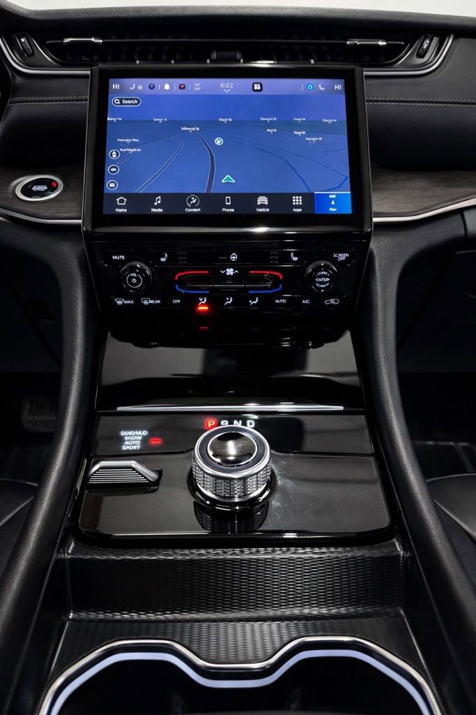 Used 2025 Jeep Grand Cherokee Limited image 24