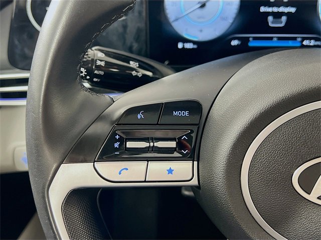 Used 2024 Hyundai Elantra Limited image 13