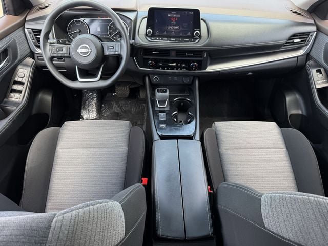 Used 2023 Nissan Rogue SV FWD image 10