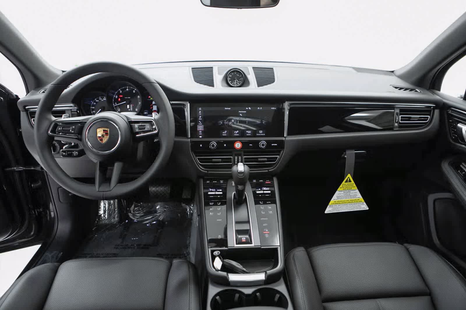 Certified 2026 Porsche Macan AWD/4WD image 13