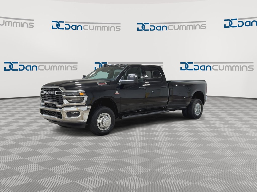 New 2026 RAM 3500 Tradesman AWD/4WD image 4