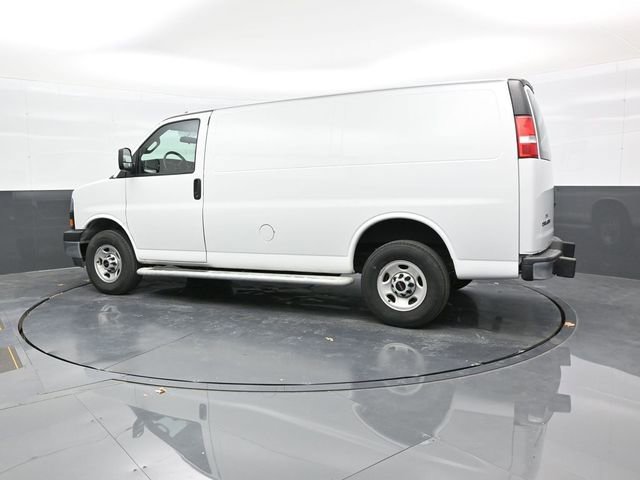 Used 2024 GMC Savana 2500 w/ Driver Convenience Package image 4