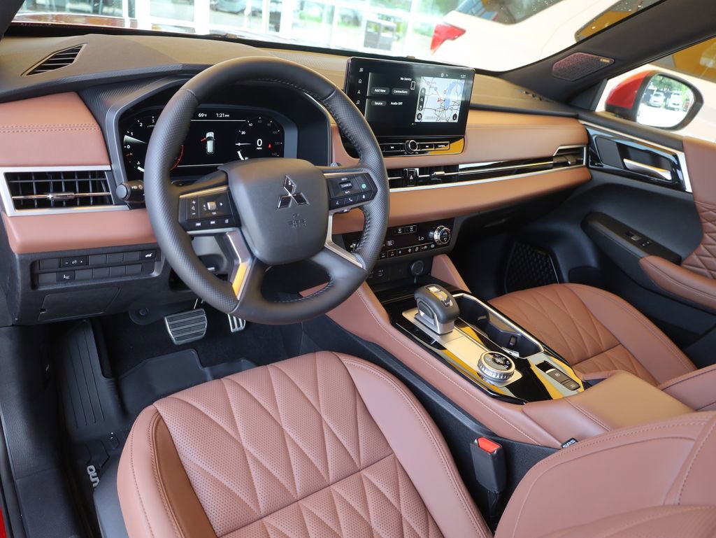 New 2025 Mitsubishi Outlander SEL image 35