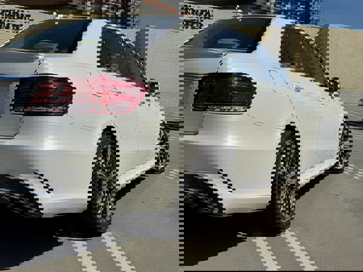 Used 2014 Mercedes-Benz E 350 Sport image 9