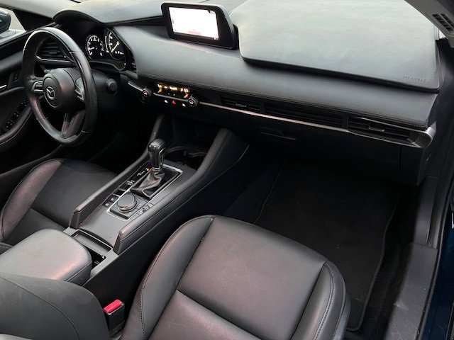 Used 2020 MAZDA MAZDA3 Sedan w/ Select Package image 17