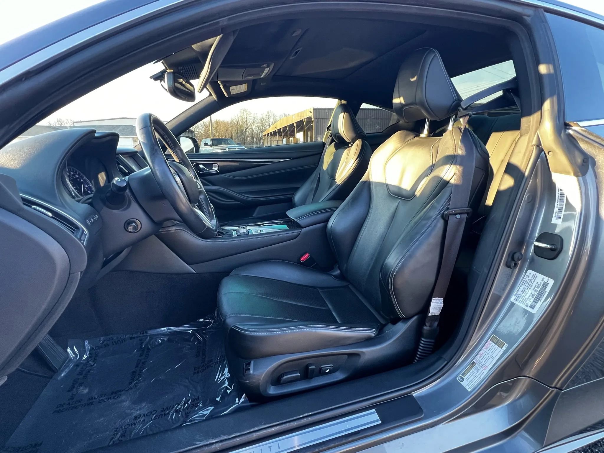 Used 2017 INFINITI Q60 3.0t w/ Premium Plus Package 3.0T image 10