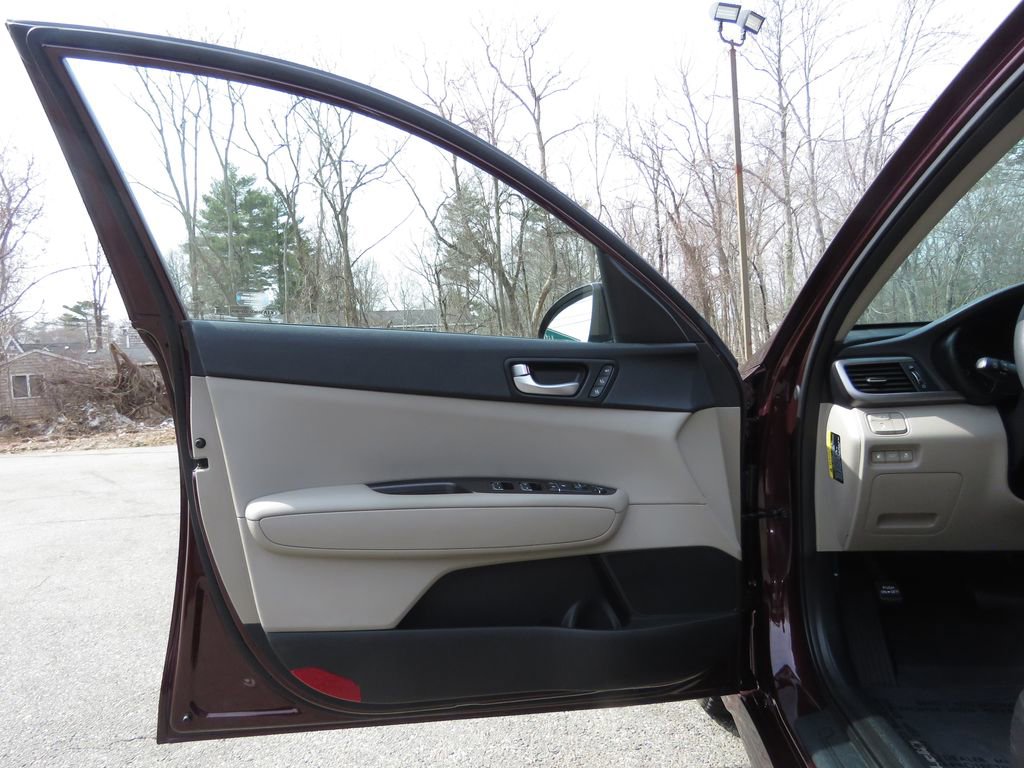 Used 2016 Kia Optima LX w/ LX Convenience Package image 9