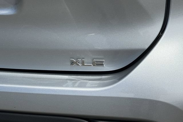 Used 2023 Toyota Highlander XLE FWD image 44