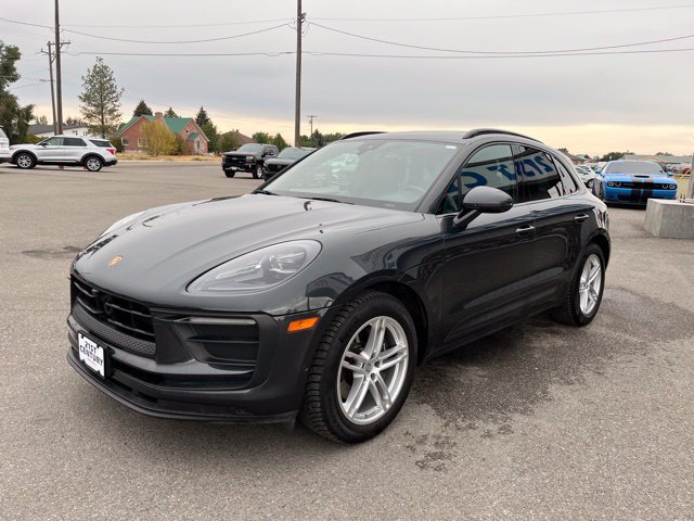 Used 2023 Porsche Macan w/ Premium Package Plus AWD/4WD image 3