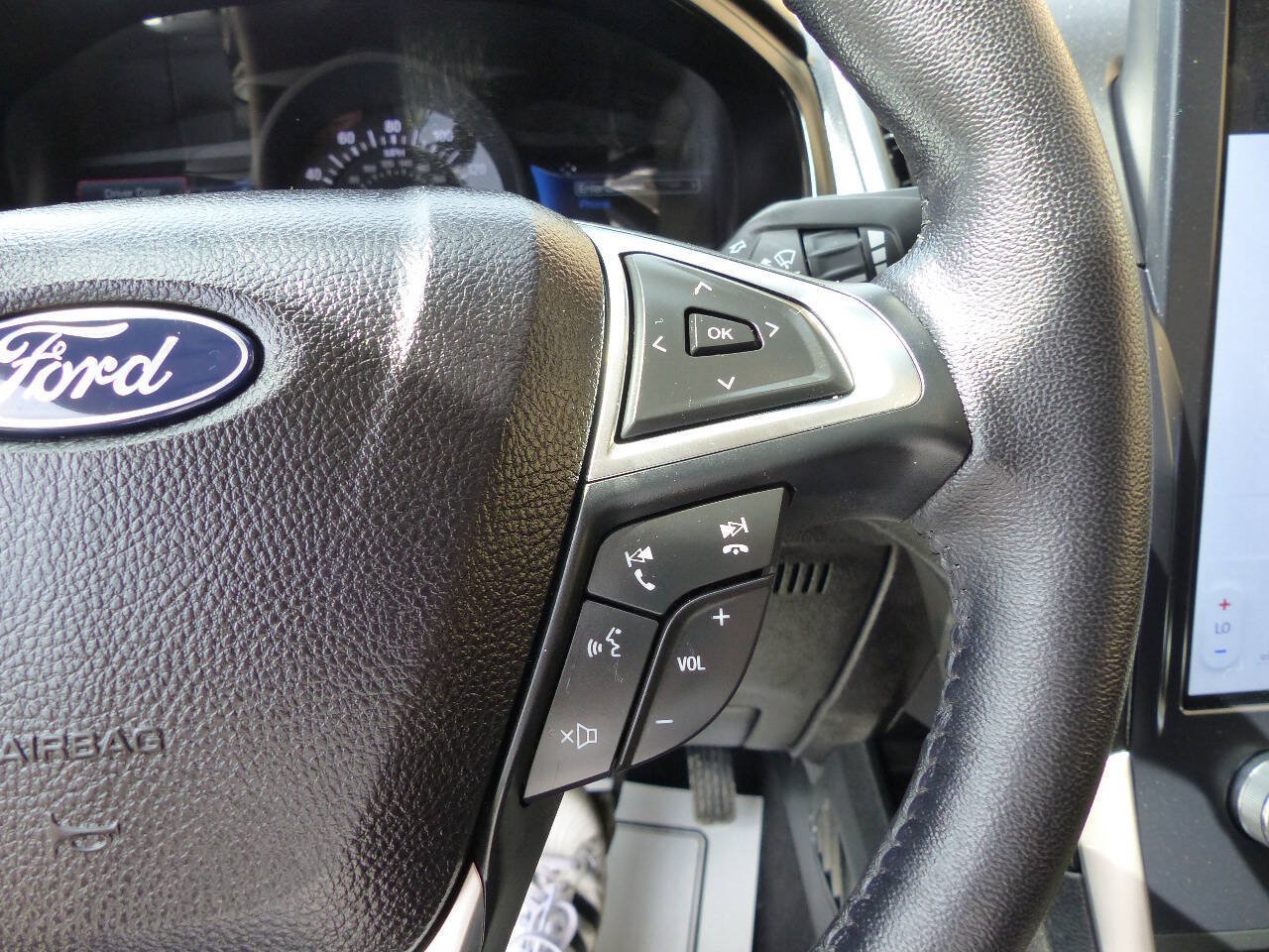 Used 2023 Ford Edge SEL AWD/4WD image 26