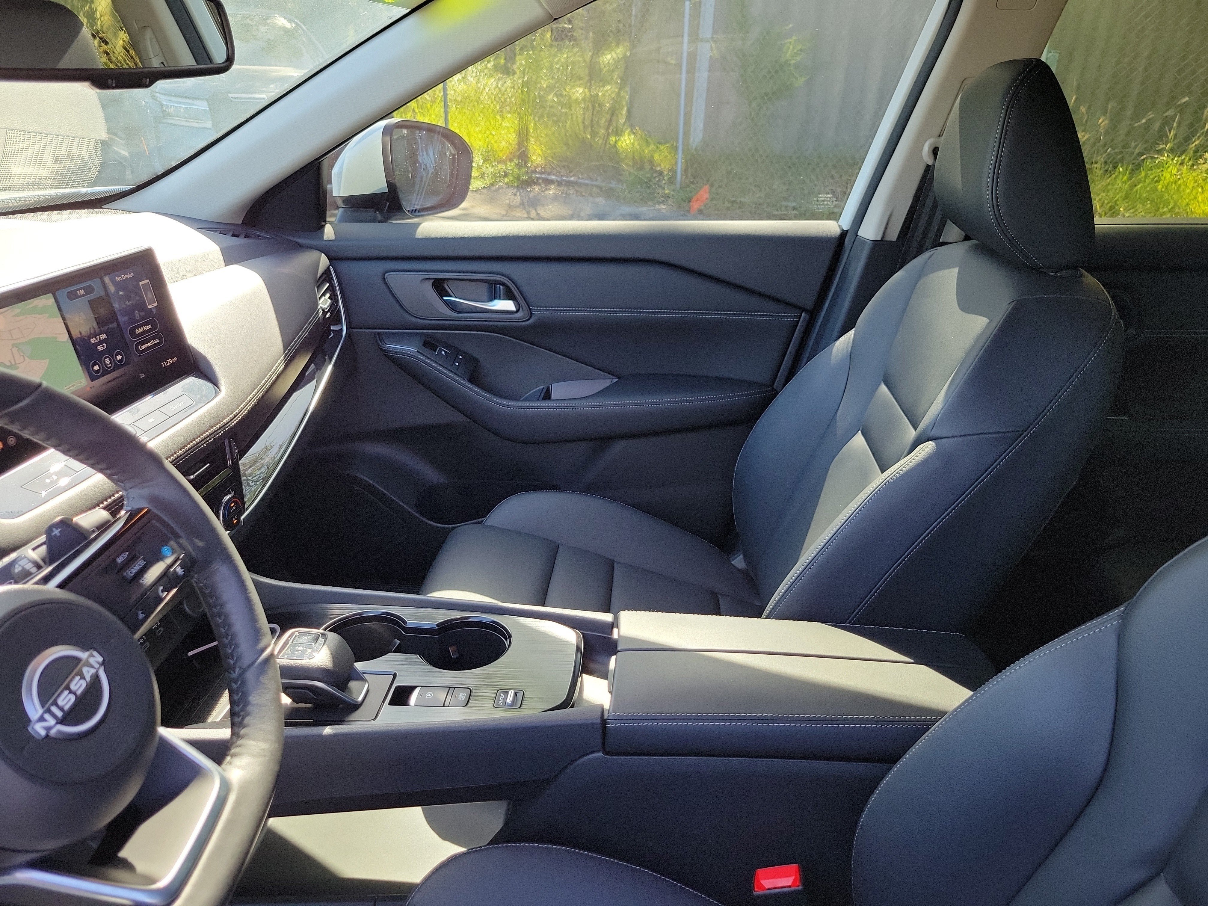 Used 2024 Nissan Rogue SL w/ SL Premium Package FWD image 11